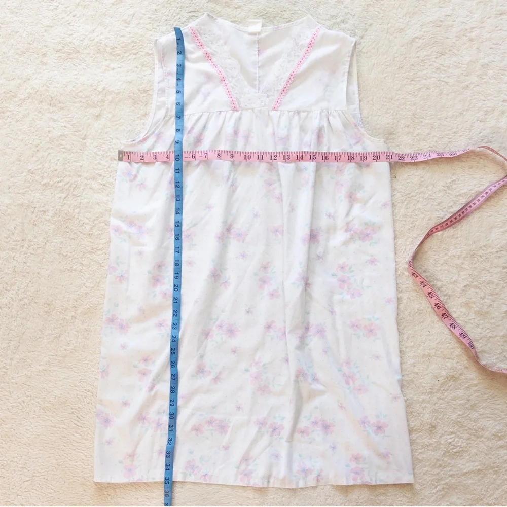 Vintage Floral Nightgown Lace Trim Pink Blue Medium Sleep Dress